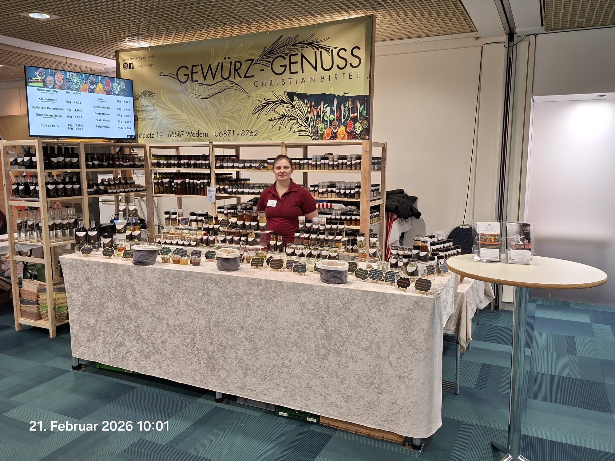 Verkaufswagen von Gewürz-Genuss auf einem Markt